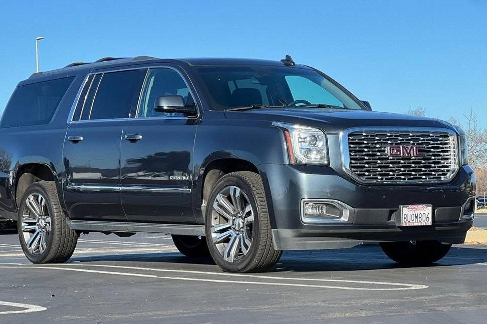 GMC YUKON XL 2019 1GKS2HKJ0KR282067 image